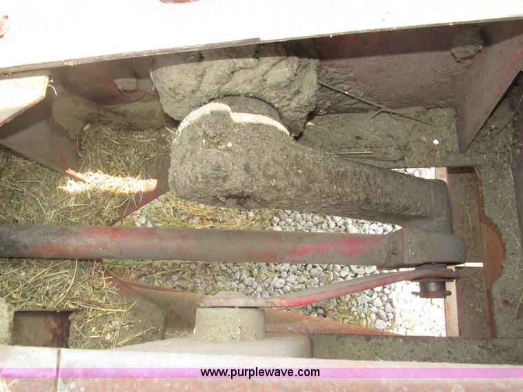 image for item H1205 Massey-Ferguson 10 square baler