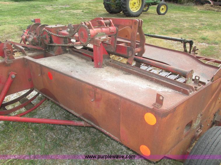 image for item H1205 Massey-Ferguson 10 square baler