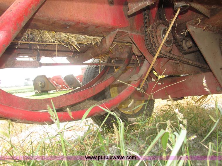 image for item H1205 Massey-Ferguson 10 square baler