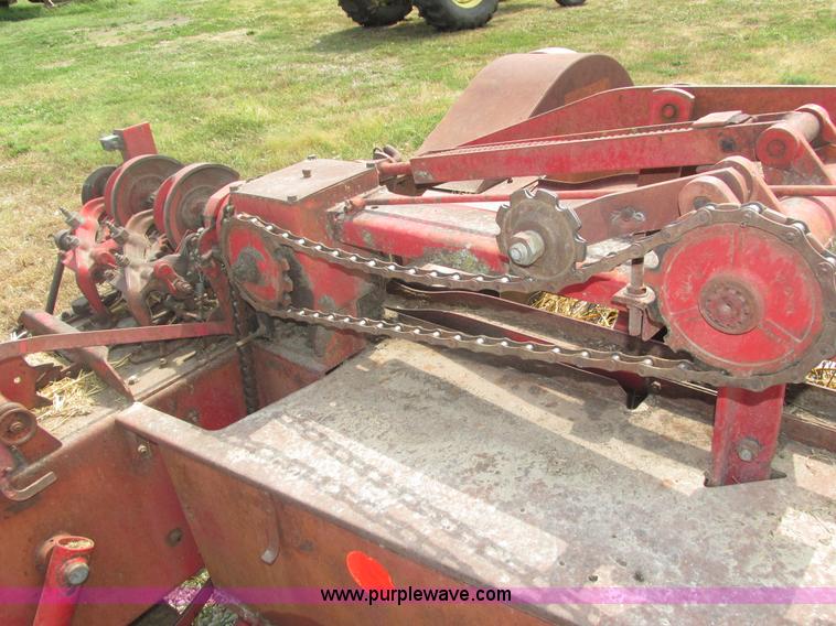image for item H1205 Massey-Ferguson 10 square baler