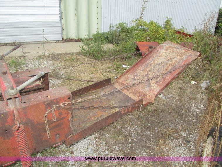image for item H1205 Massey-Ferguson 10 square baler