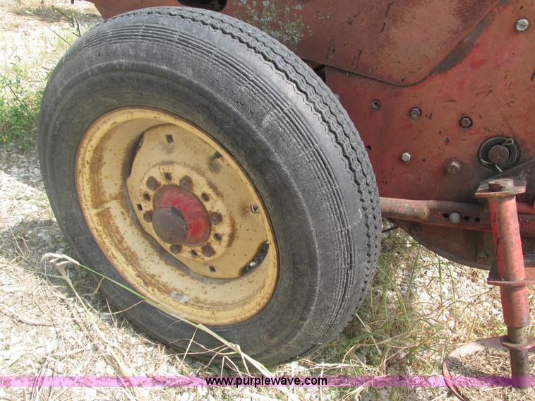 image for item H1205 Massey-Ferguson 10 square baler