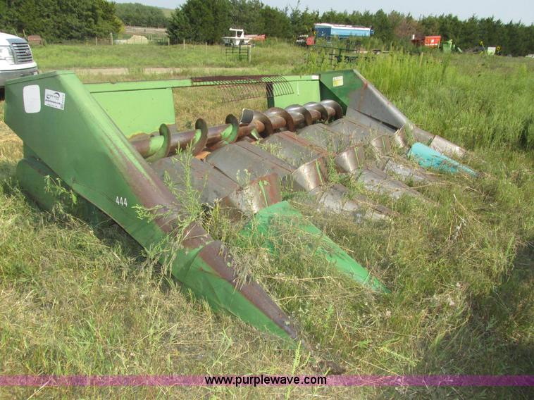 image for item H1213 John Deere 644 corn head