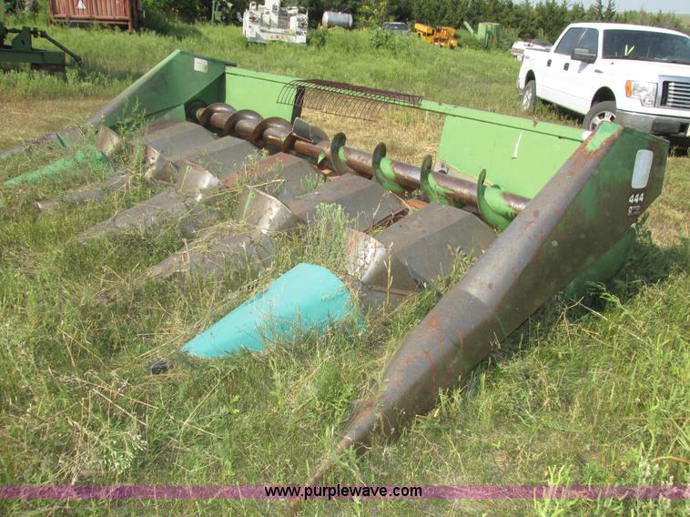 image for item H1213 John Deere 644 corn head