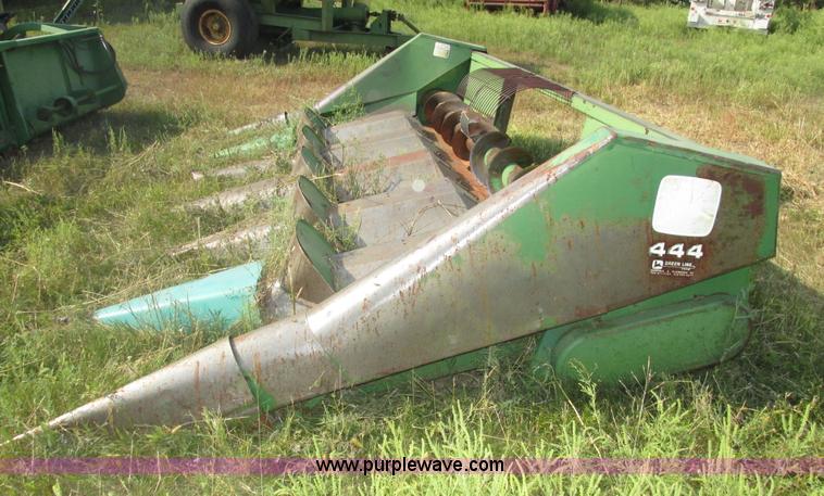 image for item H1213 John Deere 644 corn head