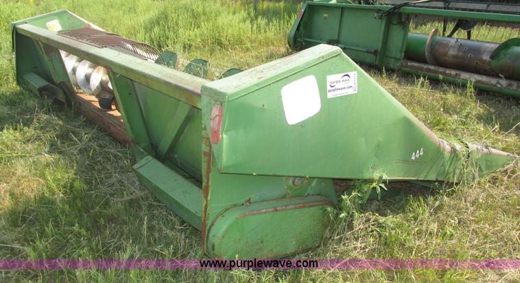 image for item H1213 John Deere 644 corn head