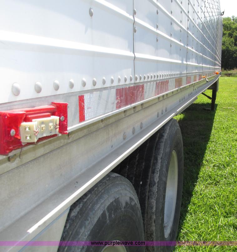 image for item H4537 2008 Wilson DWH-550 double hopper grain trailer