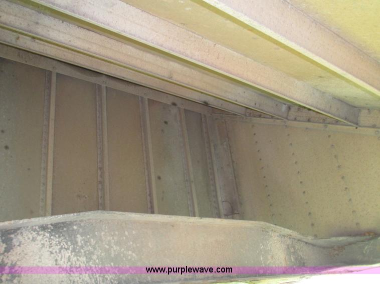 image for item H4537 2008 Wilson DWH-550 double hopper grain trailer