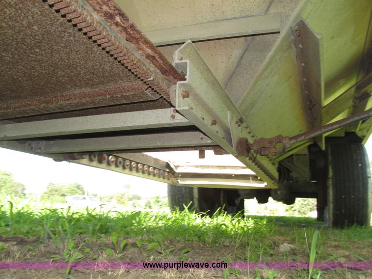 image for item H4537 2008 Wilson DWH-550 double hopper grain trailer