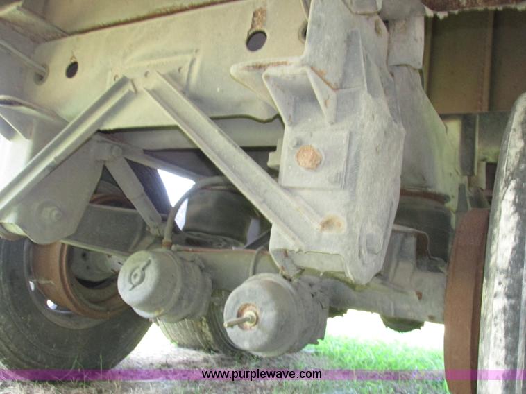 image for item H4537 2008 Wilson DWH-550 double hopper grain trailer