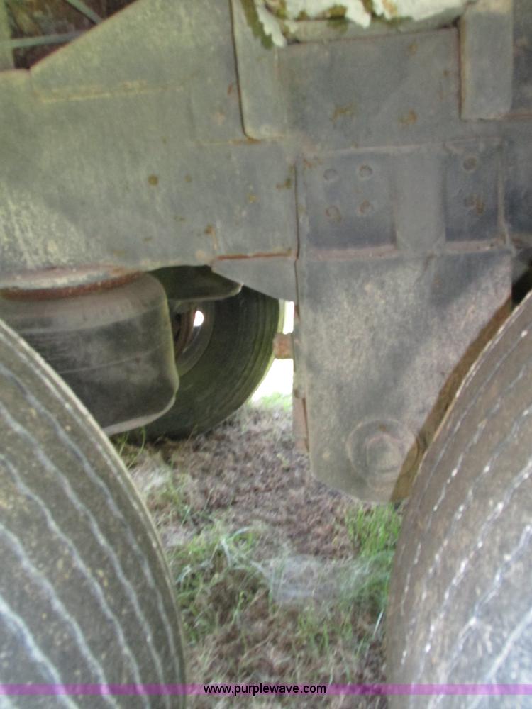 image for item H4537 2008 Wilson DWH-550 double hopper grain trailer