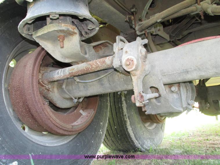 image for item H4537 2008 Wilson DWH-550 double hopper grain trailer