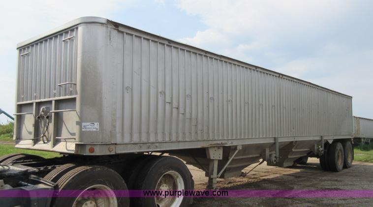 image for item I1986 1980 Trailmobile OVGH-2CAH grain trailer