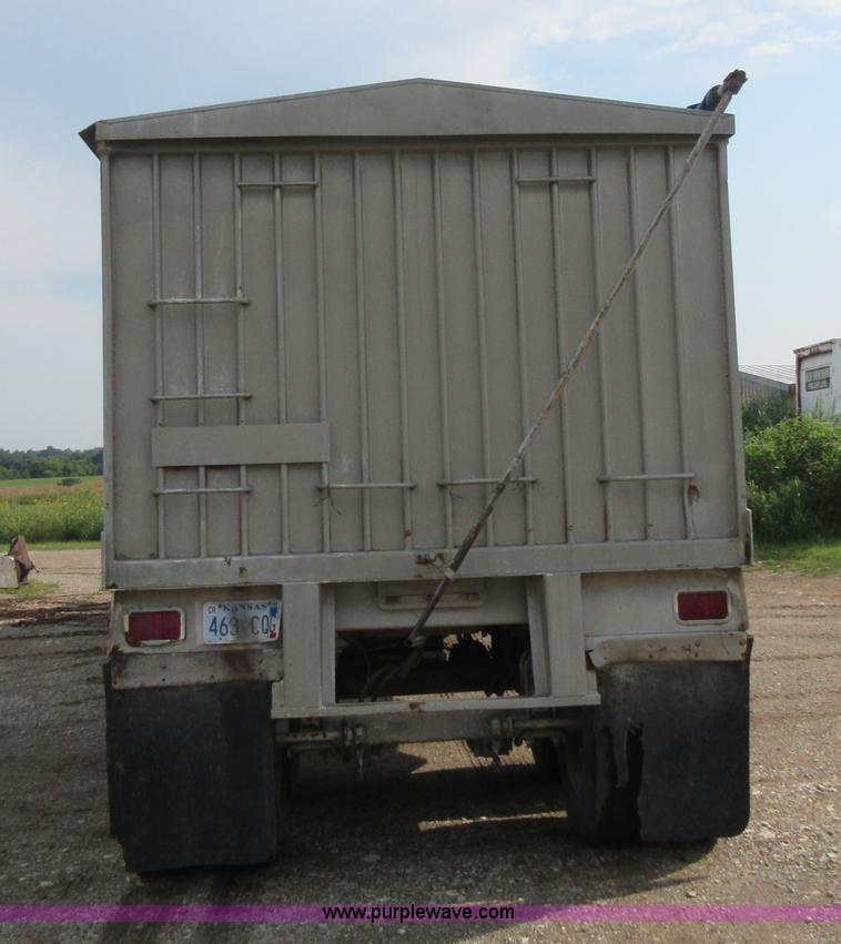 image for item I1986 1980 Trailmobile OVGH-2CAH grain trailer