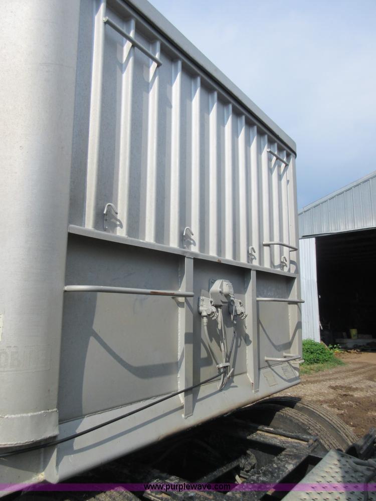 image for item I1986 1980 Trailmobile OVGH-2CAH grain trailer