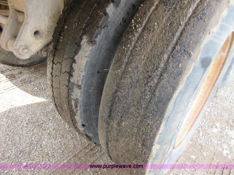 image for item I1986 1980 Trailmobile OVGH-2CAH grain trailer