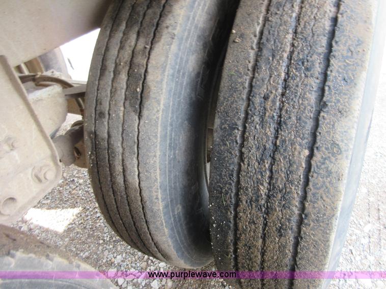 image for item I1986 1980 Trailmobile OVGH-2CAH grain trailer