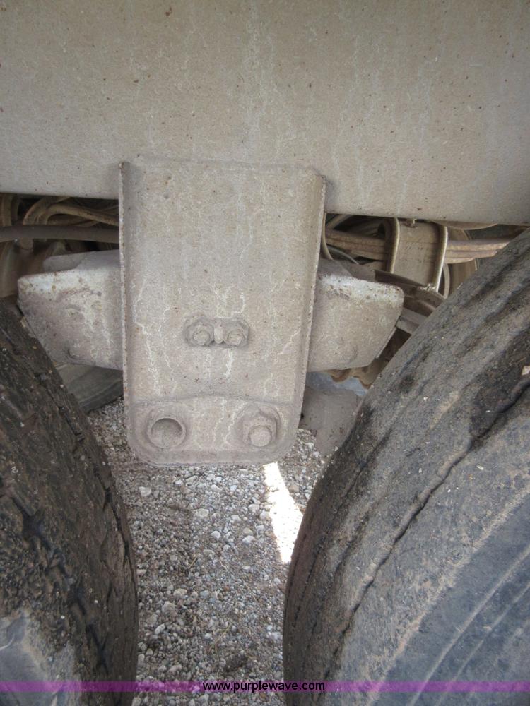 image for item I1986 1980 Trailmobile OVGH-2CAH grain trailer