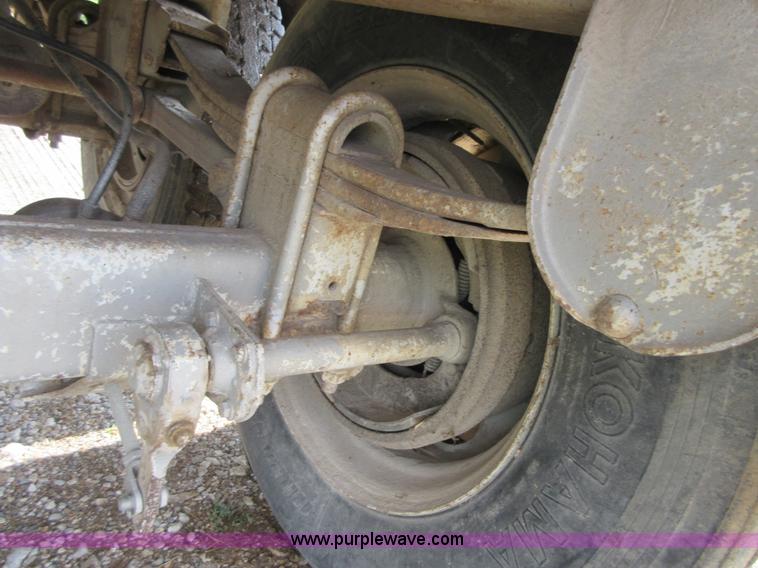 image for item I1986 1980 Trailmobile OVGH-2CAH grain trailer