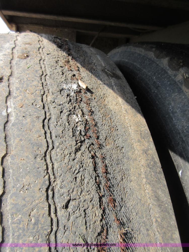 image for item I1986 1980 Trailmobile OVGH-2CAH grain trailer