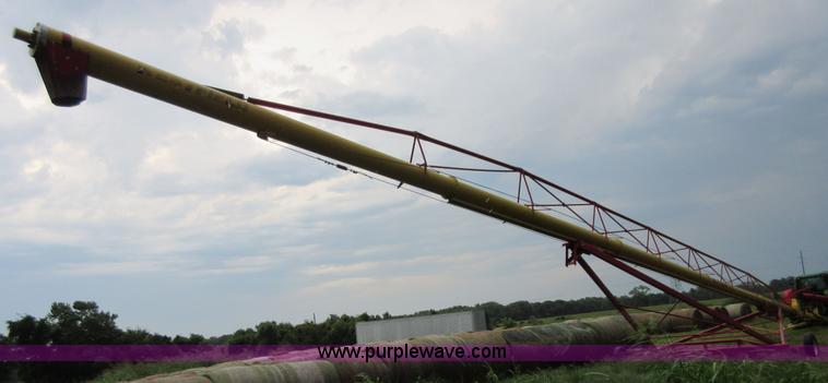 image for item I1988 Westfield MK130-111 flex grain auger
