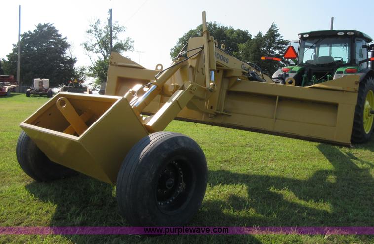 image for item I2004 2013 Garfield GGB1400RS pull type grader