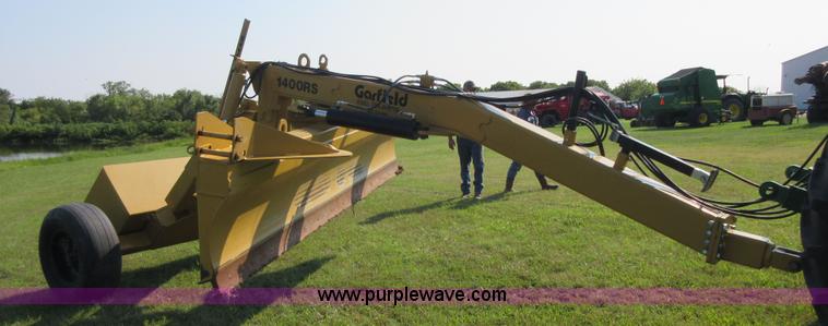 image for item I2004 2013 Garfield GGB1400RS pull type grader