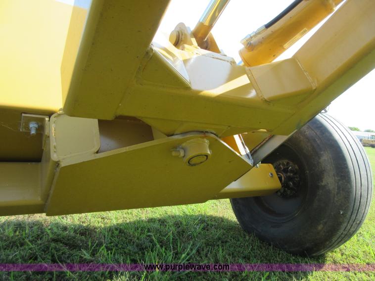 image for item I2004 2013 Garfield GGB1400RS pull type grader