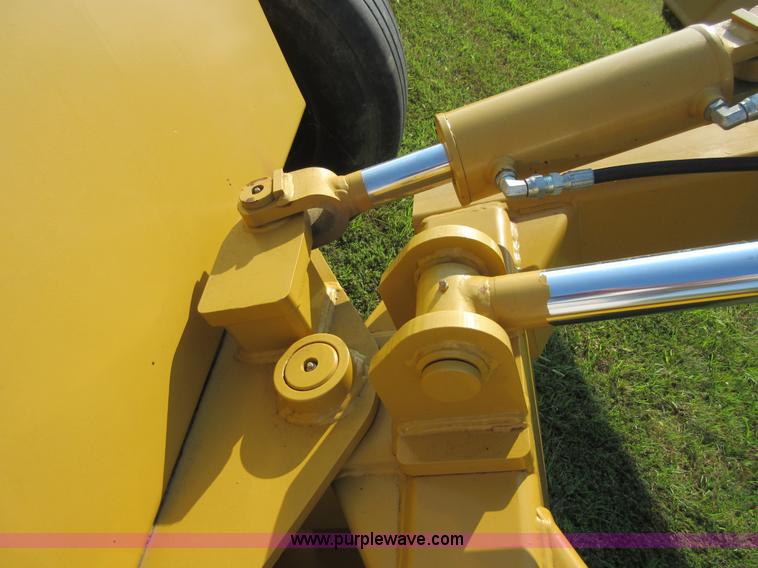 image for item I2004 2013 Garfield GGB1400RS pull type grader