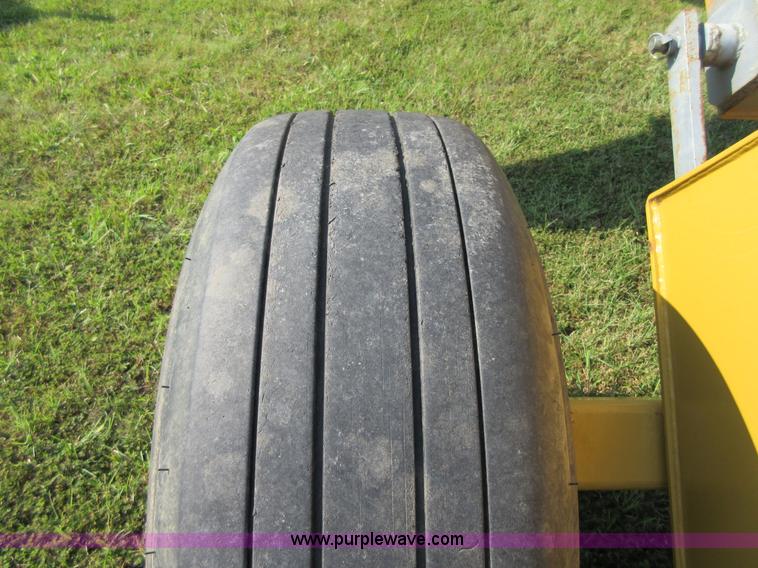 image for item I2004 2013 Garfield GGB1400RS pull type grader