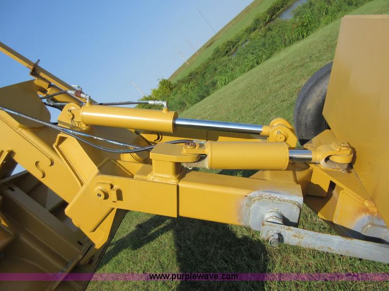 image for item I2004 2013 Garfield GGB1400RS pull type grader