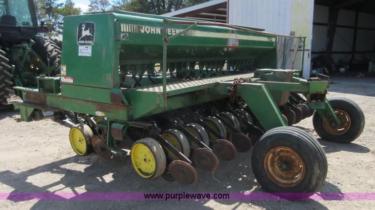image for item I2006 John Deere 750 grain drill