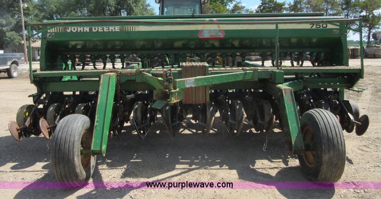 image for item I2006 John Deere 750 grain drill