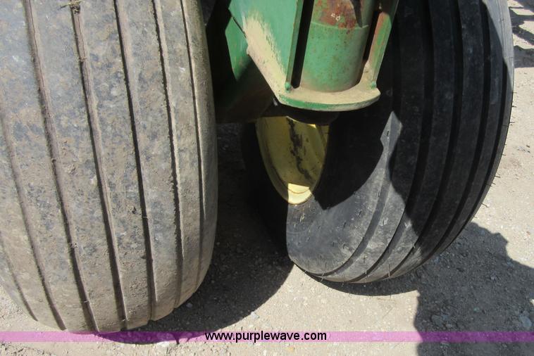 image for item I2006 John Deere 750 grain drill