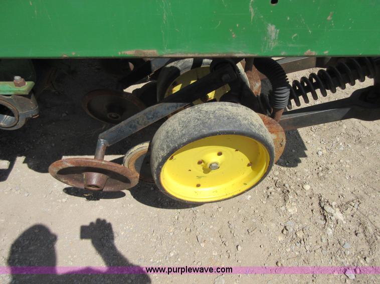 image for item I2006 John Deere 750 grain drill