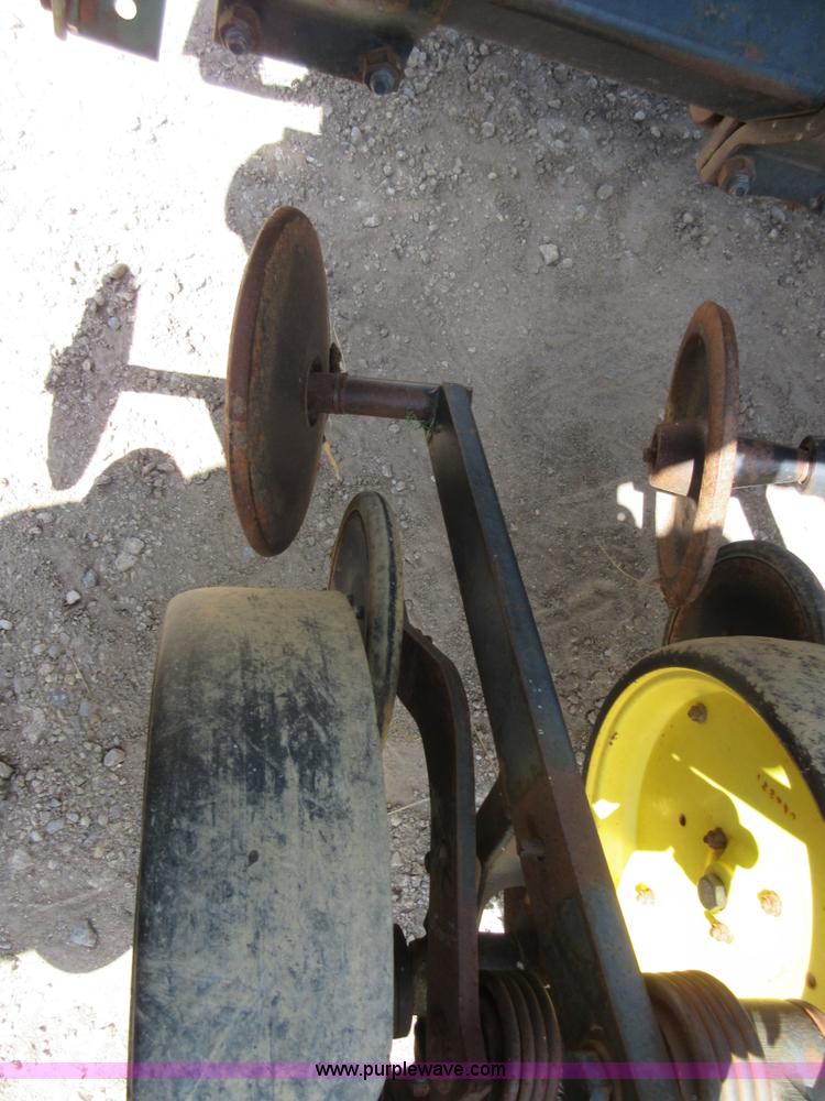 image for item I2006 John Deere 750 grain drill