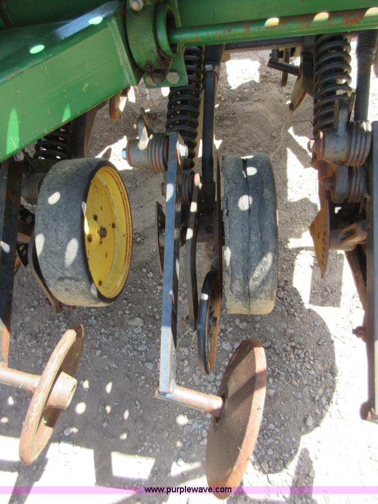 image for item I2006 John Deere 750 grain drill