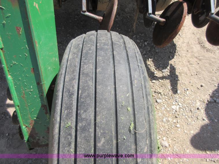 image for item I2006 John Deere 750 grain drill