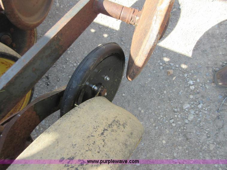 image for item I2006 John Deere 750 grain drill