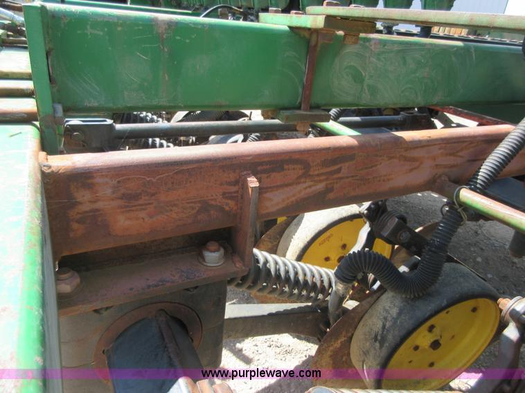 image for item I2006 John Deere 750 grain drill