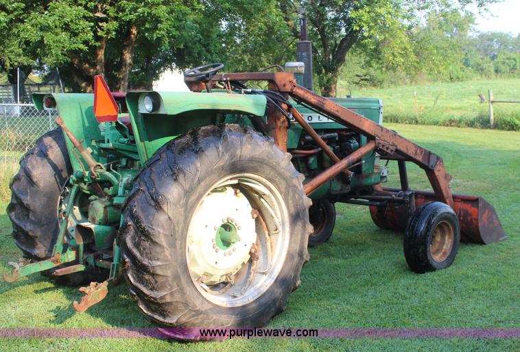 image for item J3522 1966 Oliver 1650 tractor