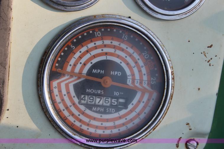 image for item J3522 1966 Oliver 1650 tractor