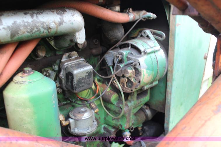 image for item J3522 1966 Oliver 1650 tractor