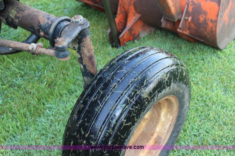 image for item J3522 1966 Oliver 1650 tractor