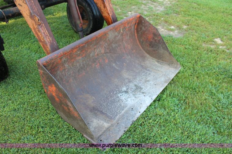 image for item J3522 1966 Oliver 1650 tractor