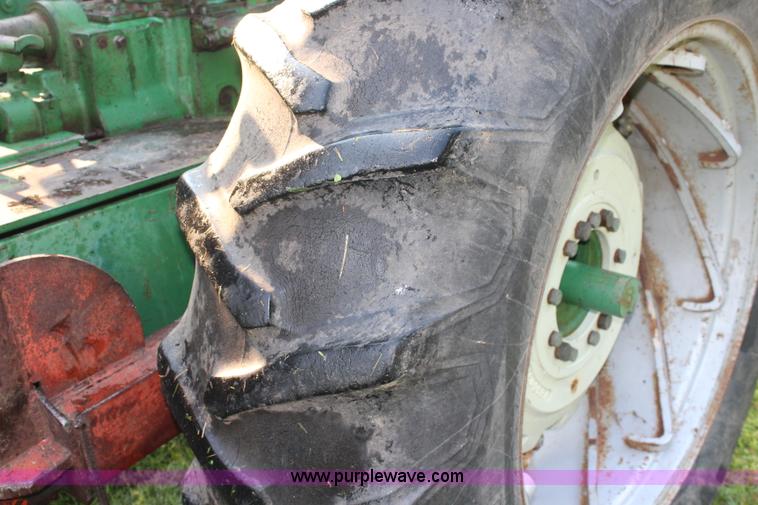 image for item J3522 1966 Oliver 1650 tractor