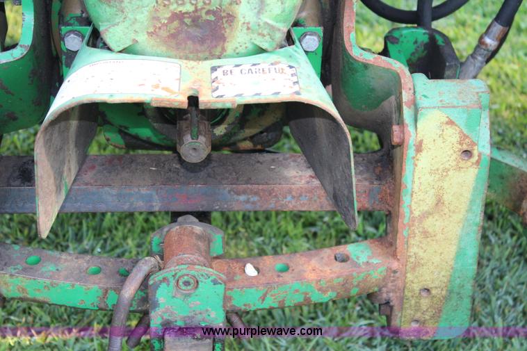 image for item J3522 1966 Oliver 1650 tractor