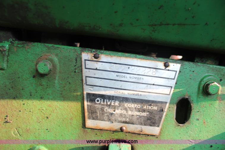 image for item J3522 1966 Oliver 1650 tractor