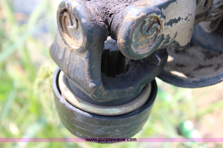 image for item J3526 John Deere MX6 rotary mower