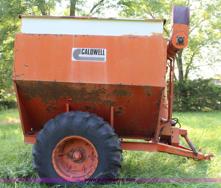 image for item J3572 Caldwell GC250 auger wagon